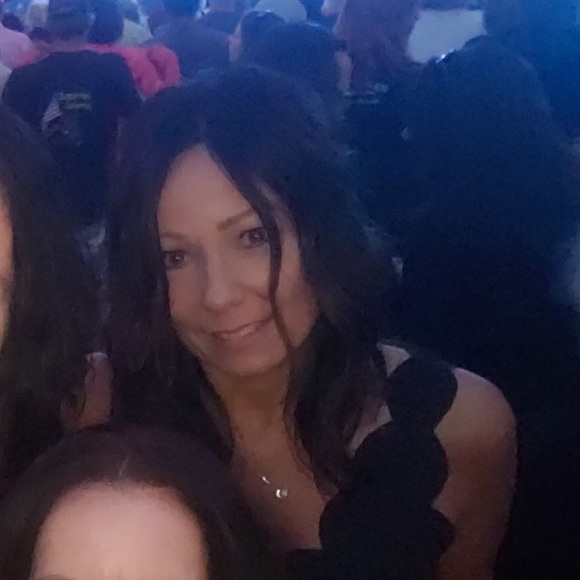 Meet your Posher, Jackie - Picture 1 of 2